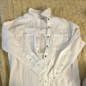SO White Casual Button-Down Shirt with Chest Pockets